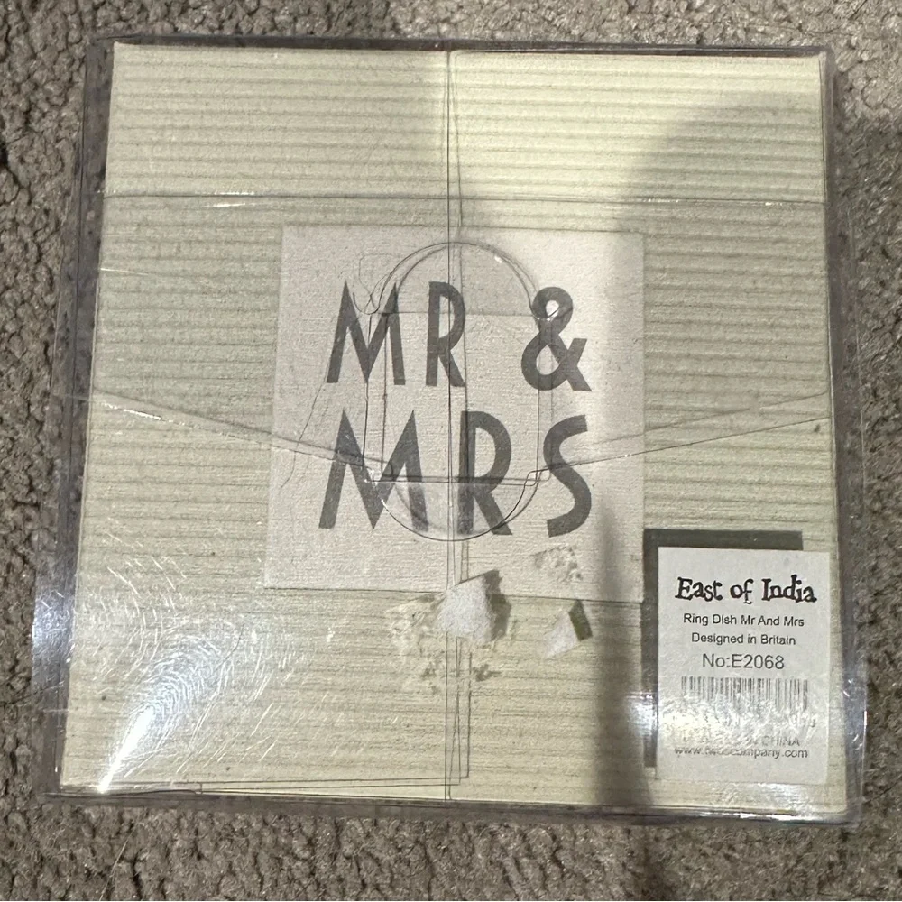 NWT East of India Mr & Mrs Heart-Shaped Ring Dish in Gift Box, Porcelain